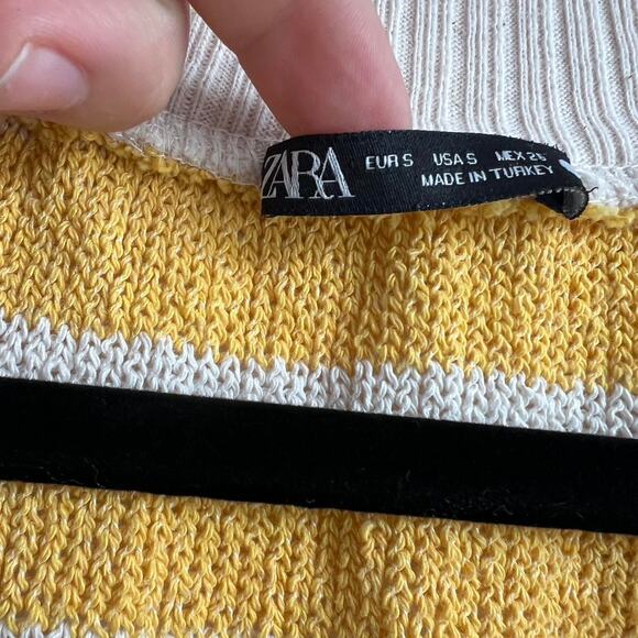 Yellow and cream striped - Picture 3 of 3